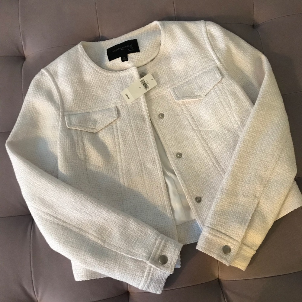 White Blazer (Banana Republic Factory) 💕